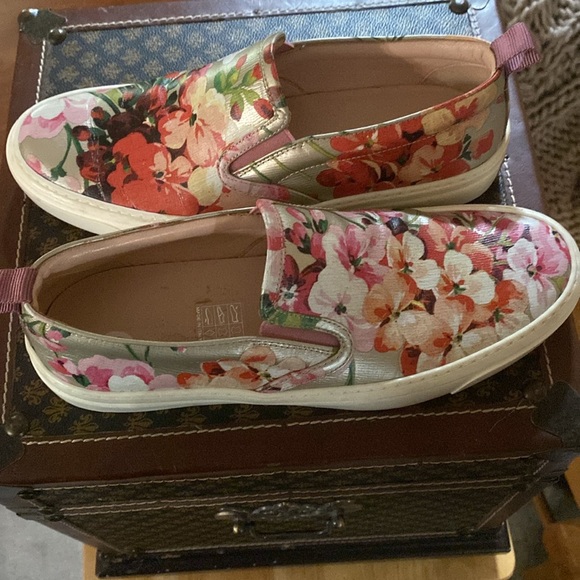 Gucci Floral-Print Skate Leather Slip-on Sneakers, Dry Rose, Pre-owned - Picture 5 of 10